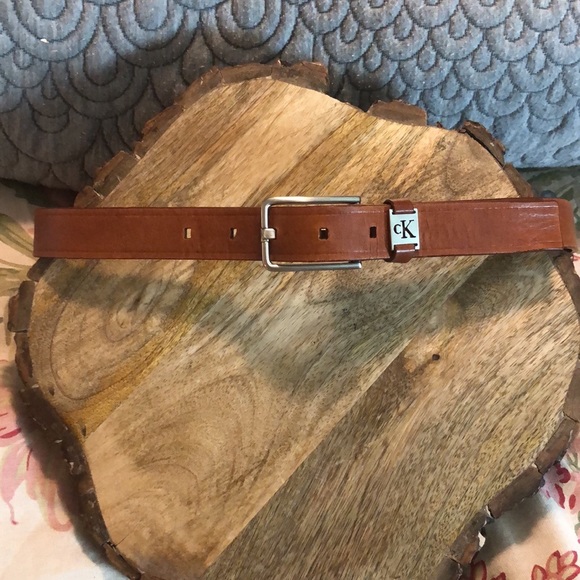 CALVIN KLEIN size S/M Honey Tan Leather bright silver  Discrete Logo $52 NEW - Picture 3 of 16